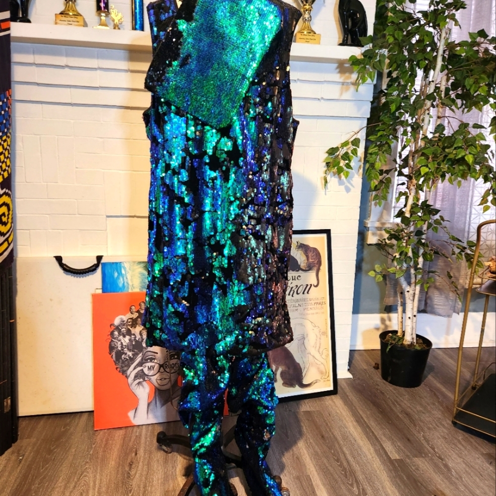 Dress worn once! Boots n matching bag! Dress is a 2x boots 13 but runs small